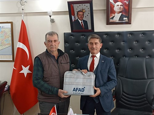 Kurumumuzda “Afet Eğitim Yılı Performans Yarışması” düzenlendi ve yarışma sonucunda çeşitli hediyeler takdim edildi.